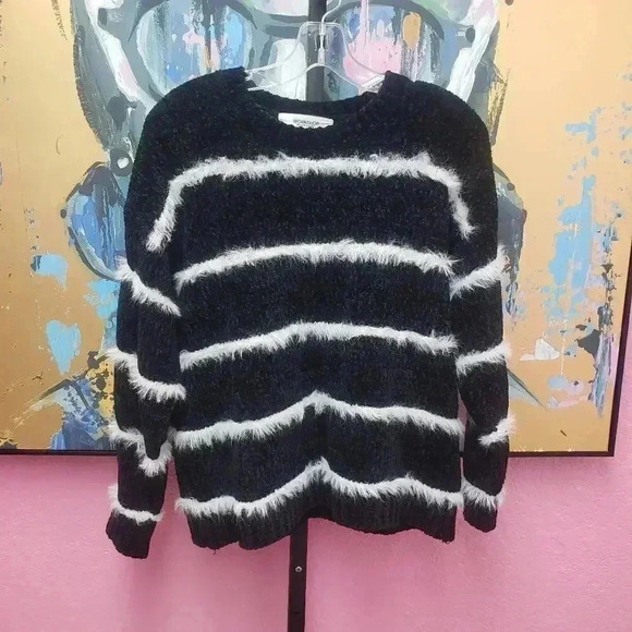 Workshop Republic Clothing Black and White Sweater - Picture 1 of 4